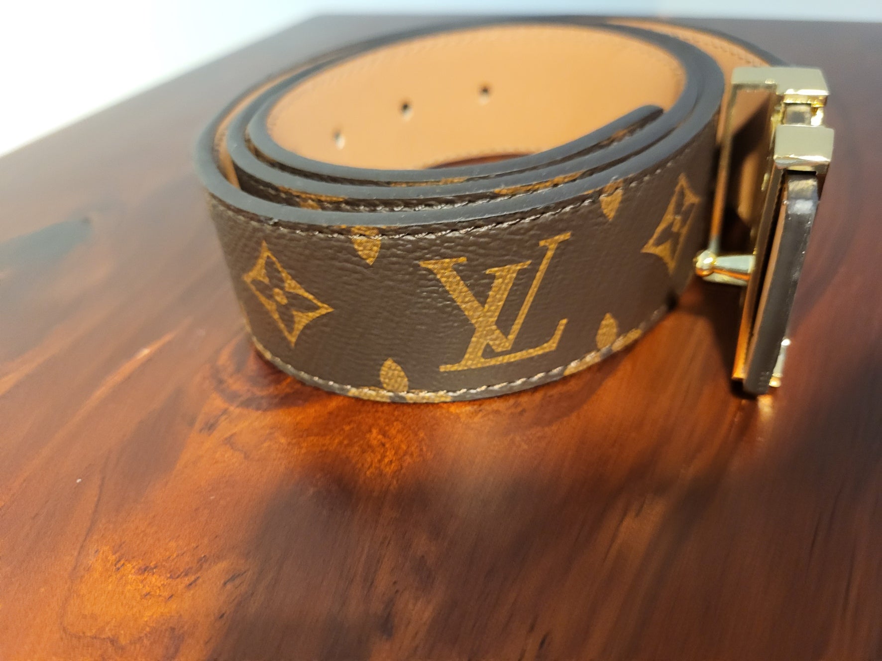 Louis Vuitton Belt - 1:1 - All Packaging Included + (Receipts and Bags)